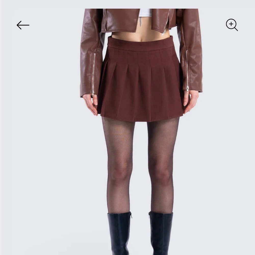 Brown pleated miniskirt